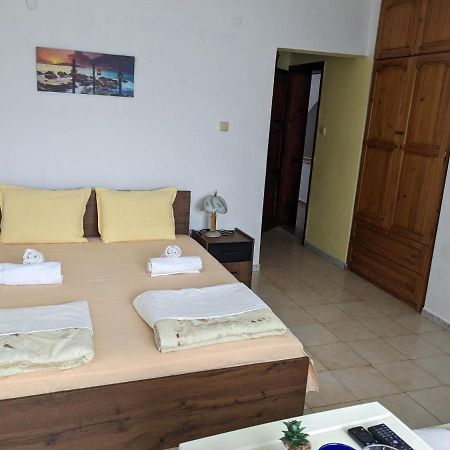 Цвета Hotel Sinemoretz Buitenkant foto