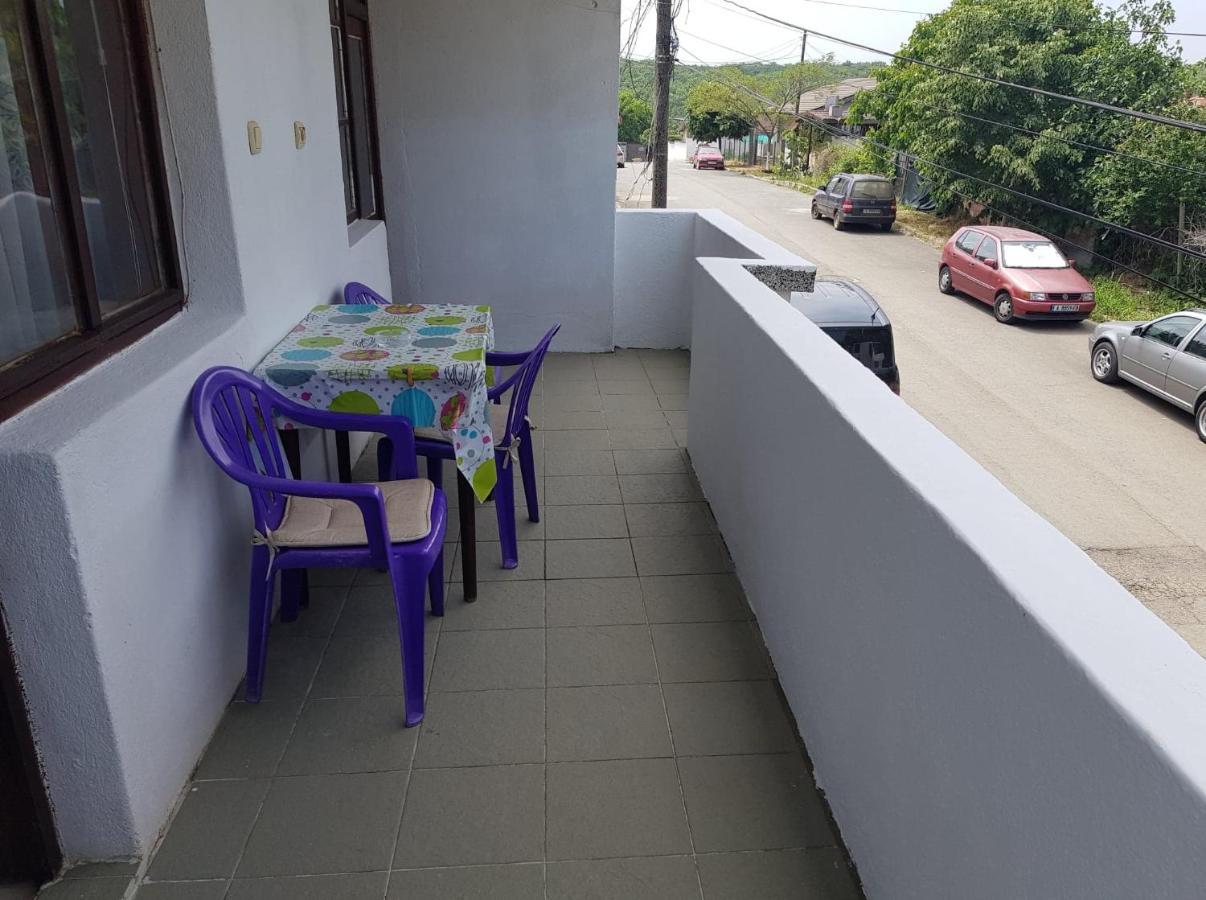 Цвета Hotel Sinemoretz Buitenkant foto