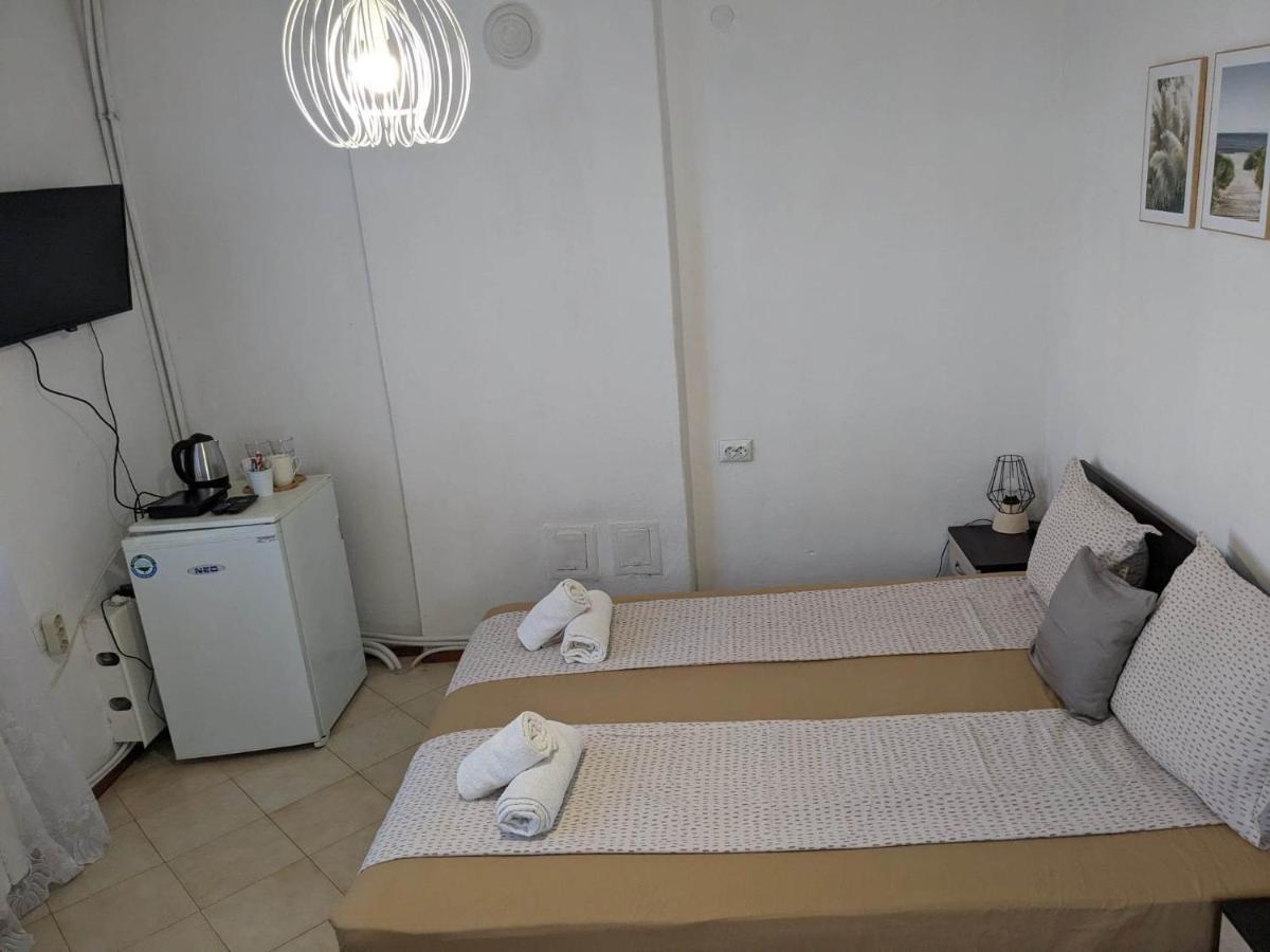 Цвета Hotel Sinemoretz Buitenkant foto