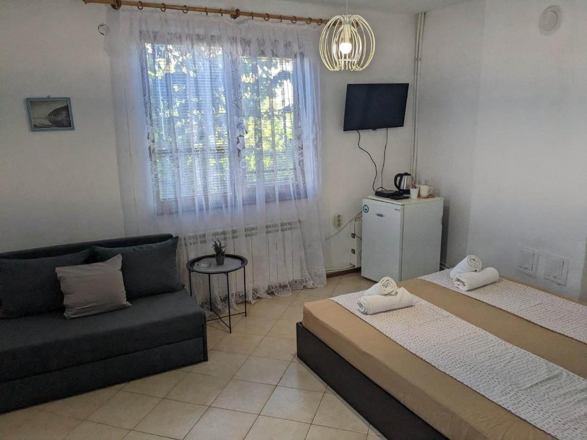Цвета Hotel Sinemoretz Buitenkant foto